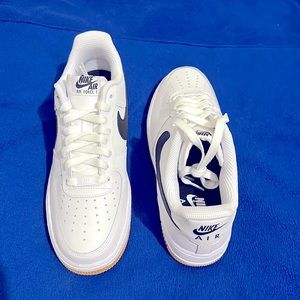 Nike by Yadira men’s MSHOE59Z